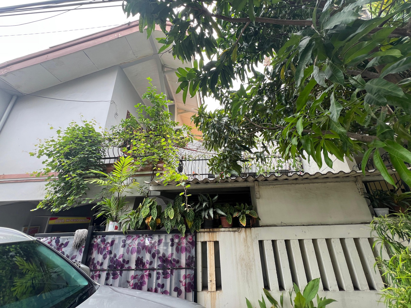 Rumah di Pondok Pucung Selangkah Ke Stasiun Kereta api dan Bintaro