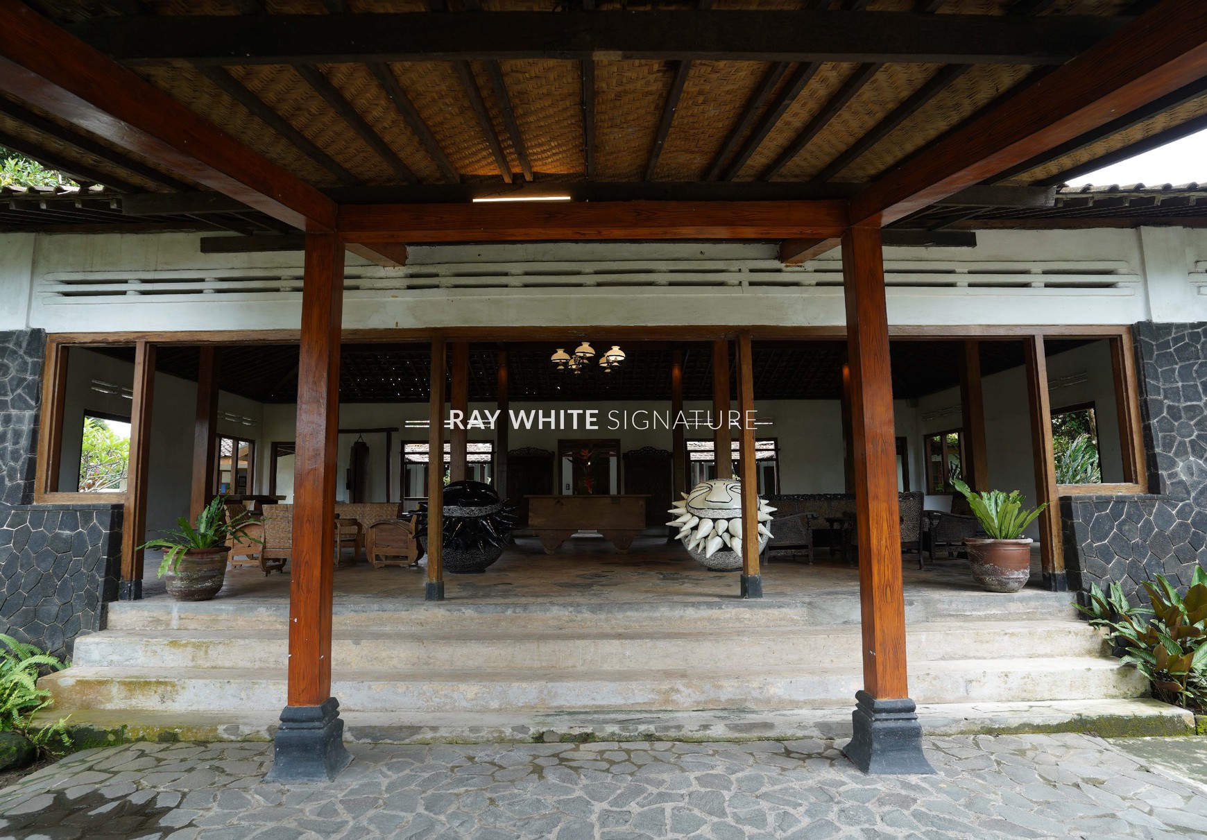 Dijual Homestay Di Jl Raya Solo Dekat Candi Sari Yogyakarta