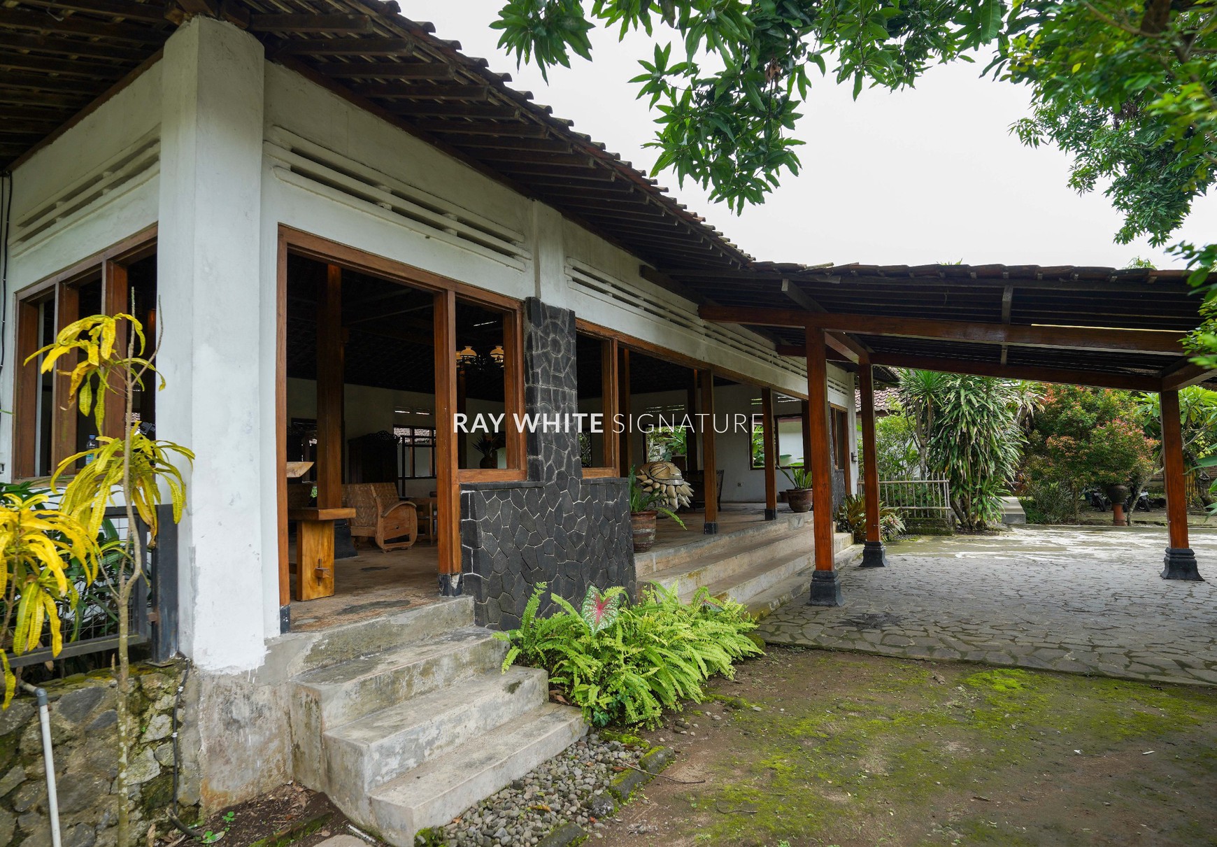 Dijual Homestay Di Jl Raya Solo Dekat Candi Sari Yogyakarta