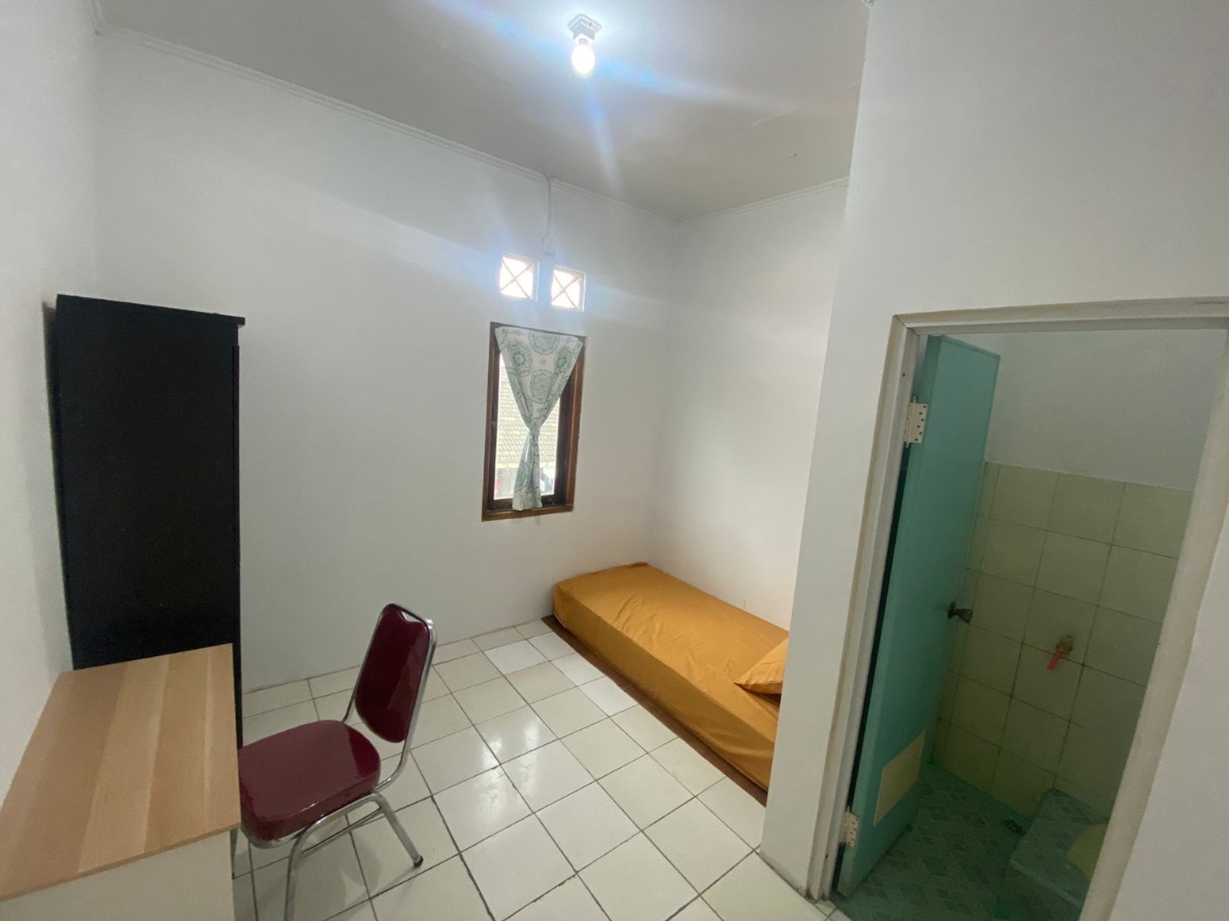 Pondok labu pangkalan jati kost 16 kamar dekat kampus upn