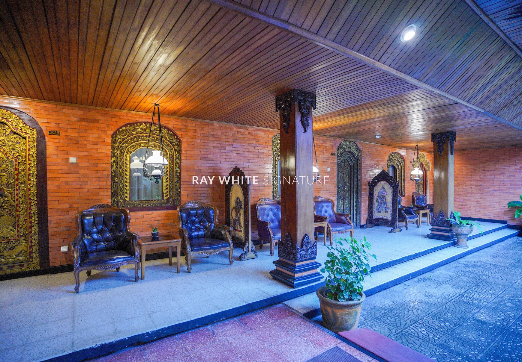 Dijual Hotel Puri Artha Bintang Tiga Di Demangan Baru Sleman Yogyakarta 