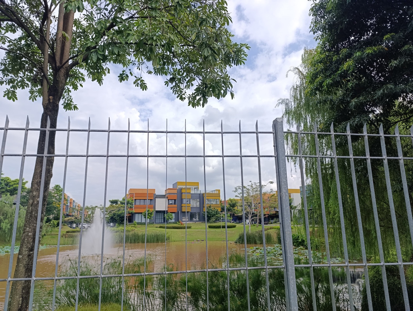 Disewakan Rumah di Symphonia Cluster Verdi Gading Serpong Lokasi Sangat Strategis dekan Sekolah dan Universitas 