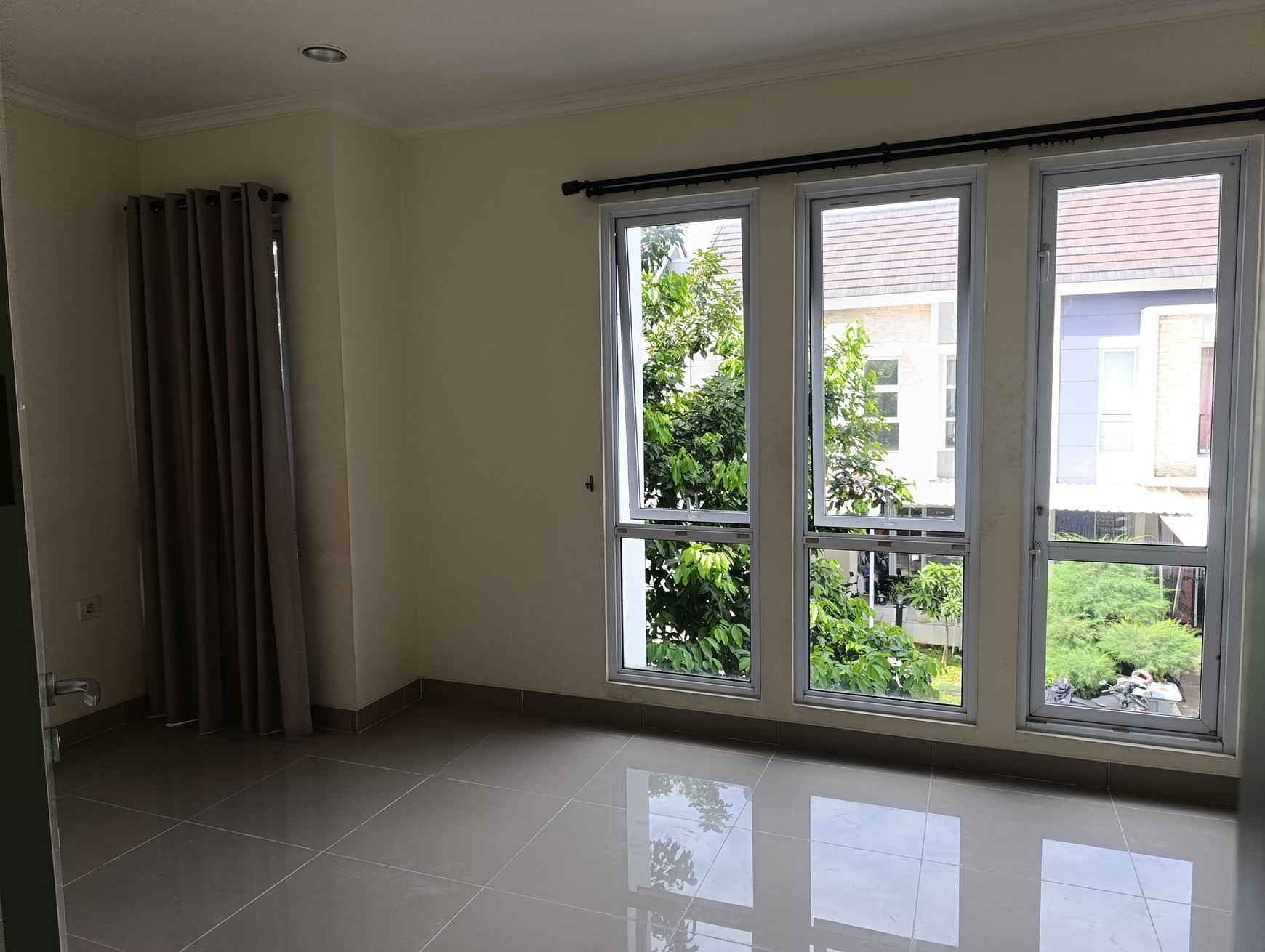 Disewakan Rumah di Symphonia Cluster Verdi Gading Serpong Lokasi Sangat Strategis dekan Sekolah dan Universitas 