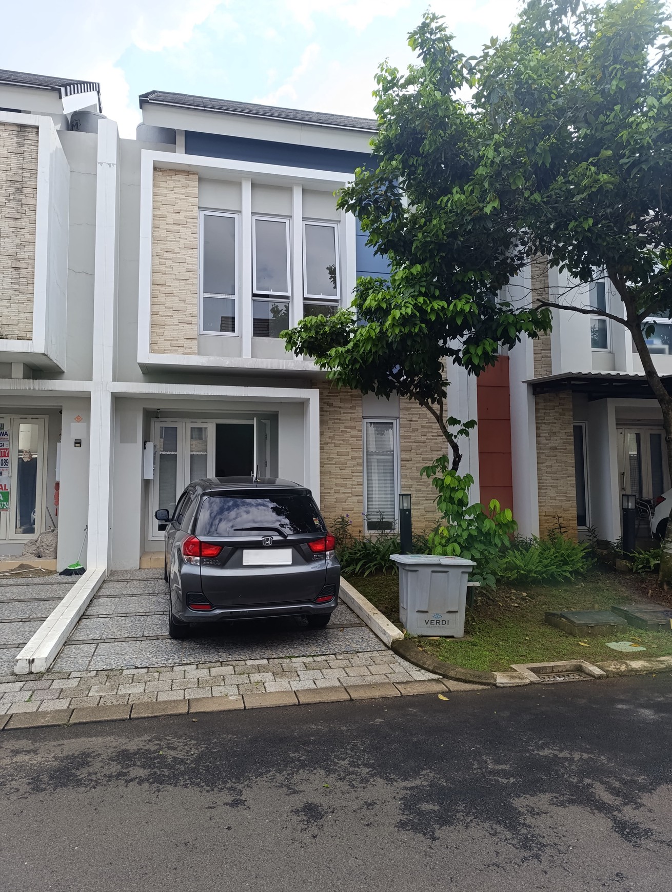 Disewakan Rumah di Symphonia Cluster Verdi Gading Serpong Lokasi Sangat Strategis dekan Sekolah dan Universitas 