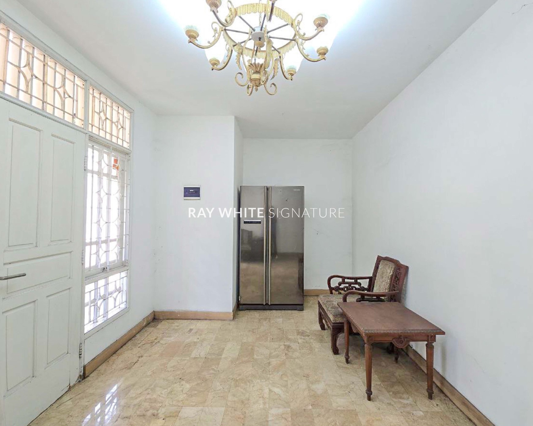 Rumah 2 Lantai Area Komplek di Jl Bintaro Utara