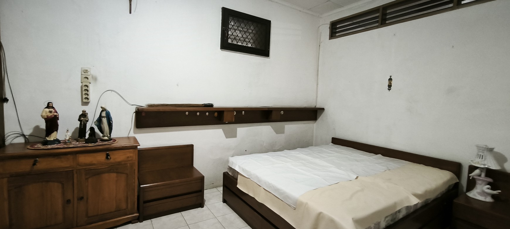 Rumah Nyaman Lokasi Strategis di Jl. Cisanggiri Kebayoran Baru