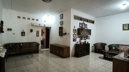 Rumah Lokasi Strategis Jakarta Selatan Bisa untuk Usaha Kost atau Cafe