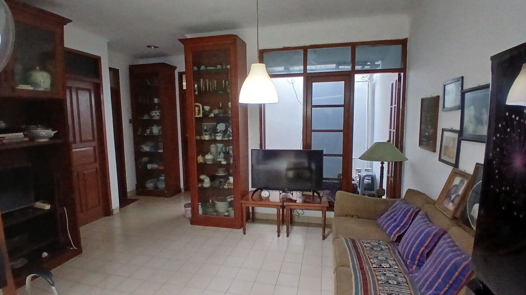 DIJUAL CEPAT, Lokasi strategis, dekat Mal Cinere, kompleks perumahan , Cinere