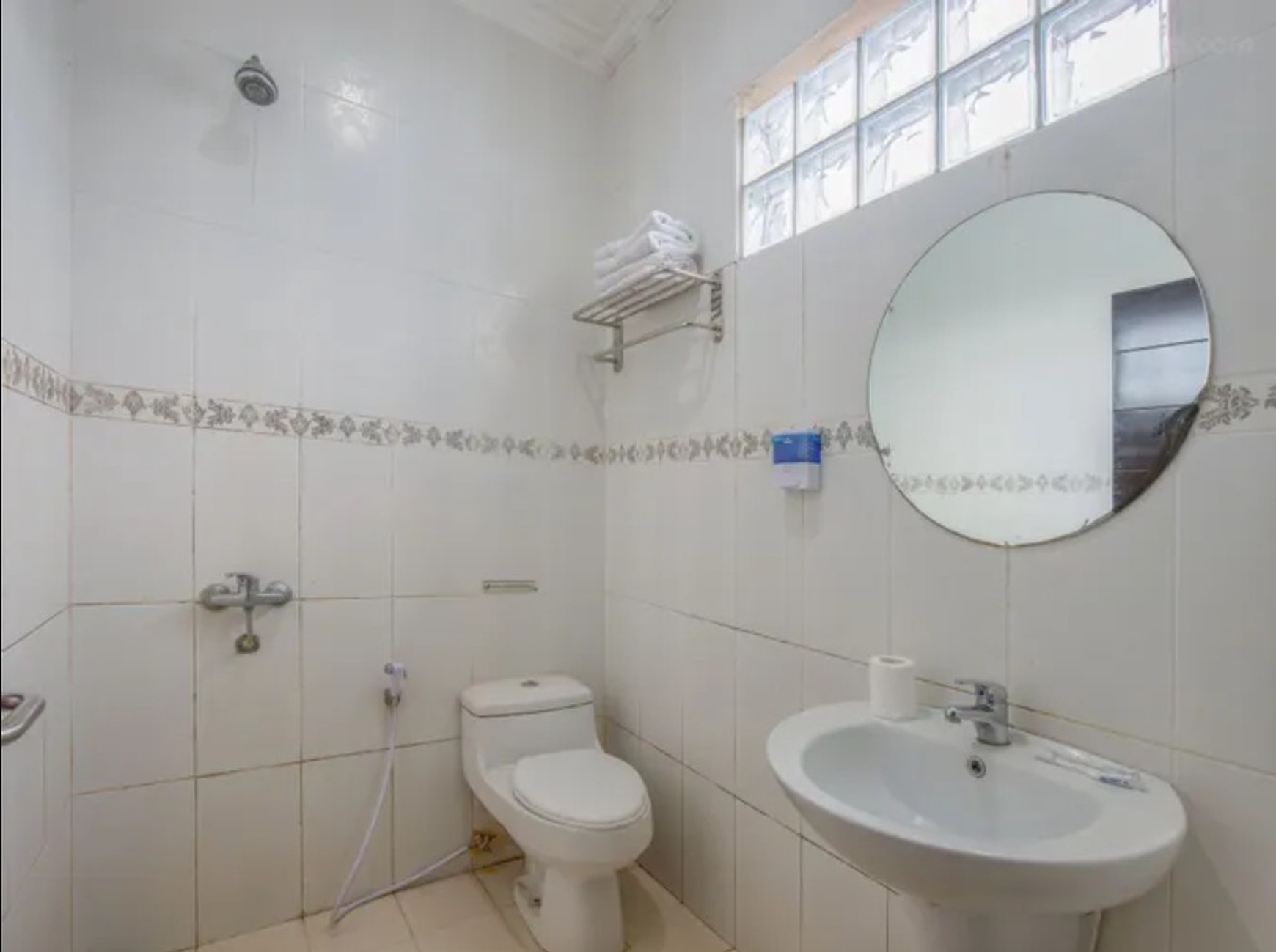 Dijual Hotel Bagus di Lembang, Bandung Dijual Murah , Fasilitas bagus, Letak Strategis.