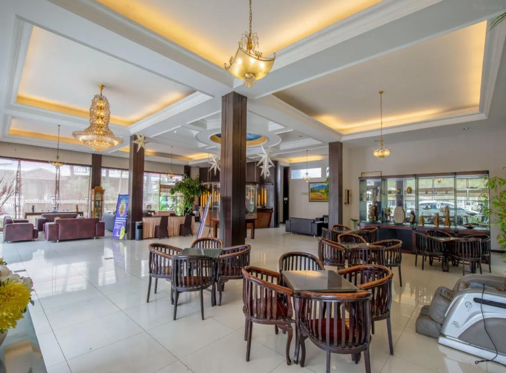Dijual Hotel Bagus di Lembang, Bandung Dijual Murah , Fasilitas bagus, Letak Strategis.