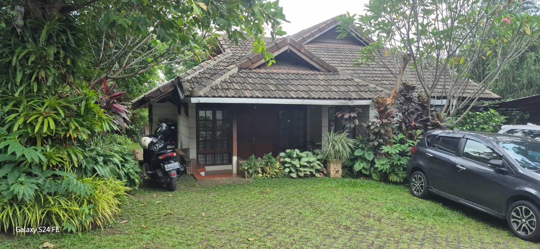 Rumah Asri Dan Tanah di Jl. Mujair