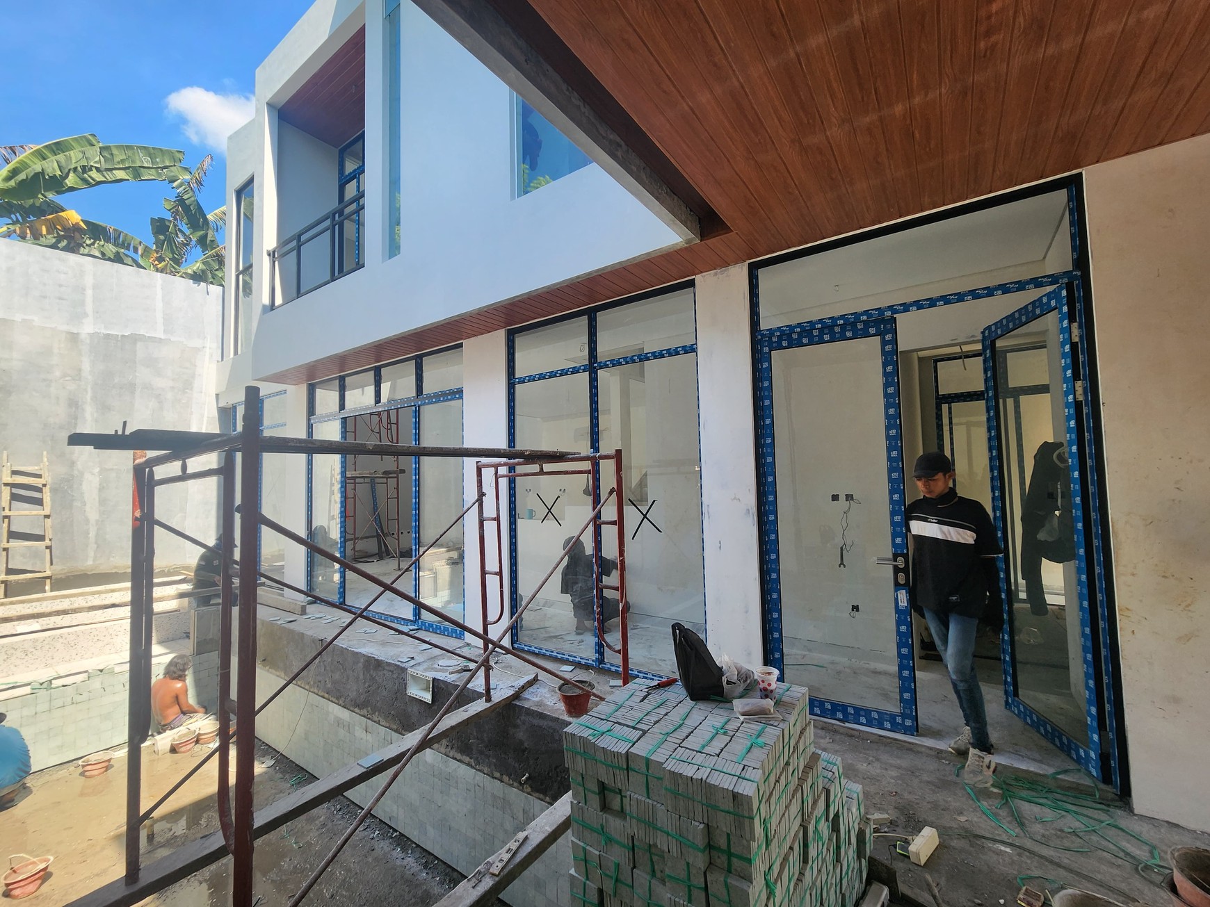 RUMAH BARU MODERN Tropical Balinese, CitraLand Utama, Surabaya Barat