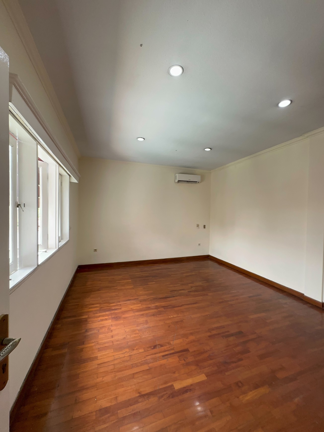 Rumah 2 Lantai Rasamala Menteng Dalam, Jakarta Selatan 