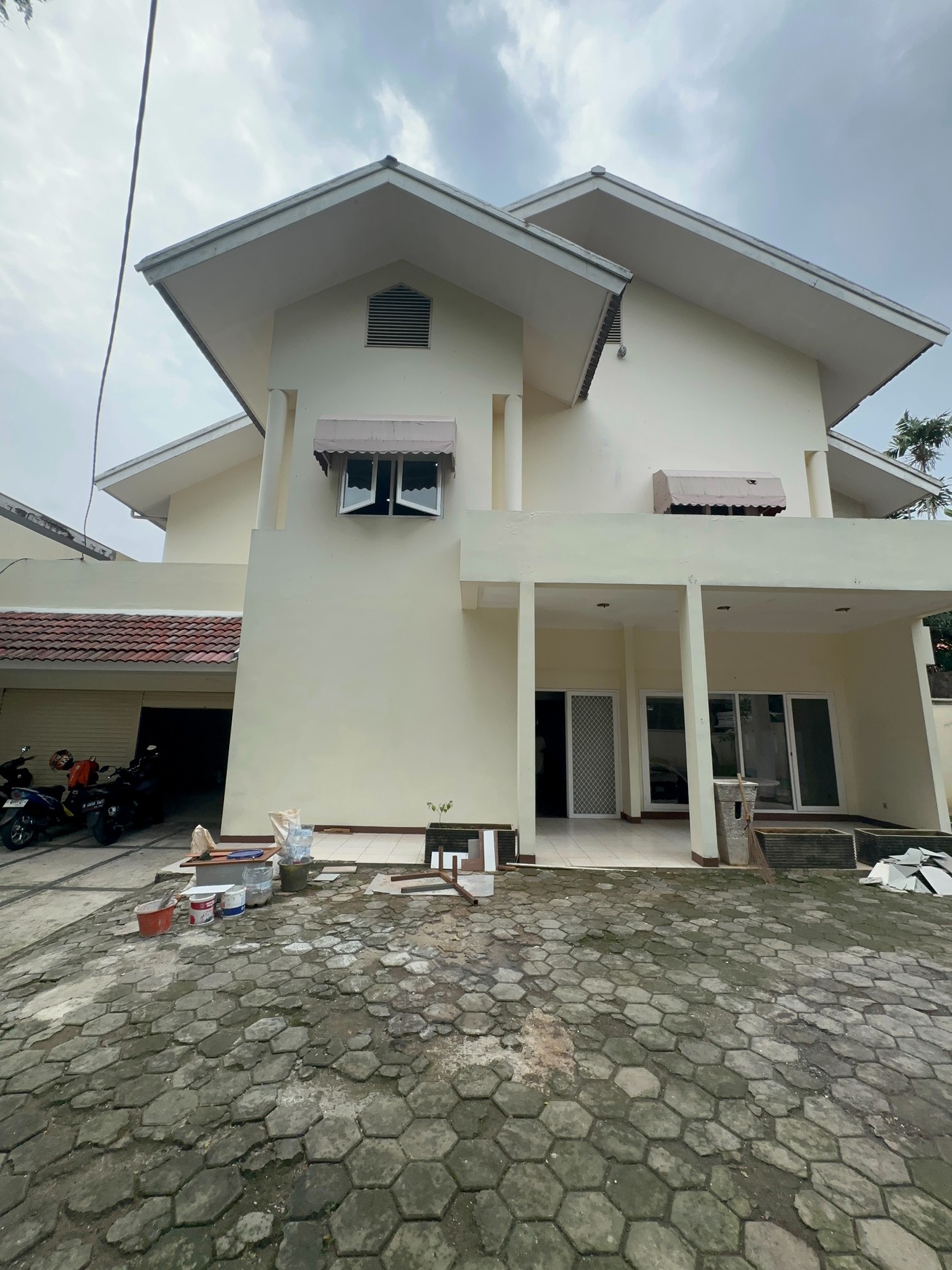Rumah 2 Lantai Rasamala Menteng Dalam, Jakarta Selatan 