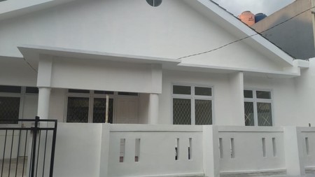 Rumah Siap Huni di Mertilang Sektor 9 Bintaro 