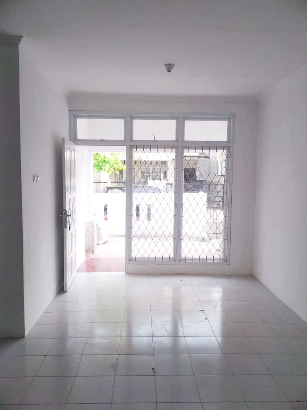 Rumah Siap Huni di Mertilang Sektor 9 Bintaro