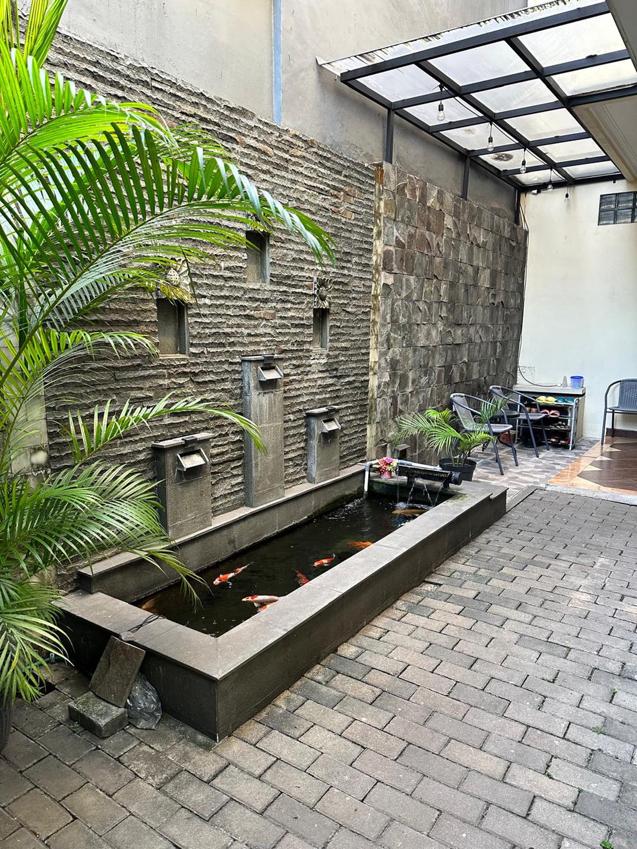 Dijual Rumah Posisi Hoek Yang  Siap Huni Dan Full Furnish Di Jalan Kavling Perkebunan , Lippo Karawaci - Tangerang