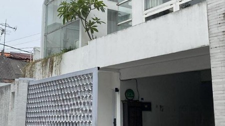 Dijual Rumah Cantik Siap Huni Dekat Stasiun MRT di Cilandak