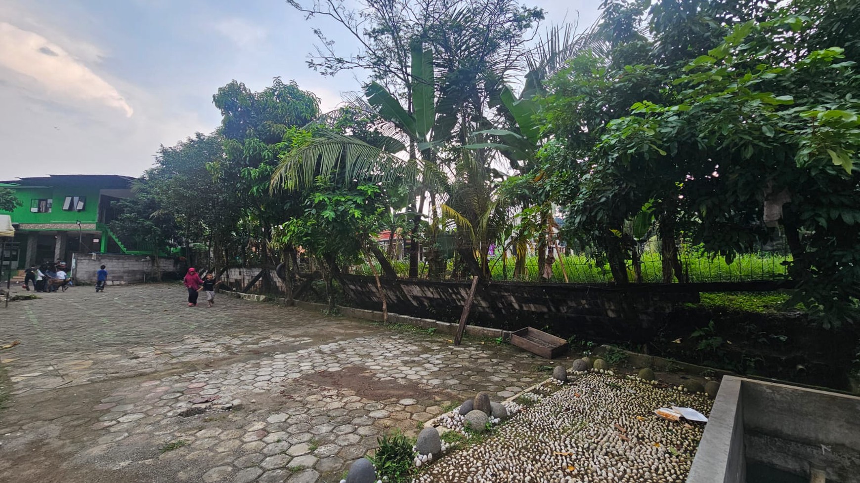 Cimanggis Tapos tanah luas 1609 datar tidak berkontur akses mbl