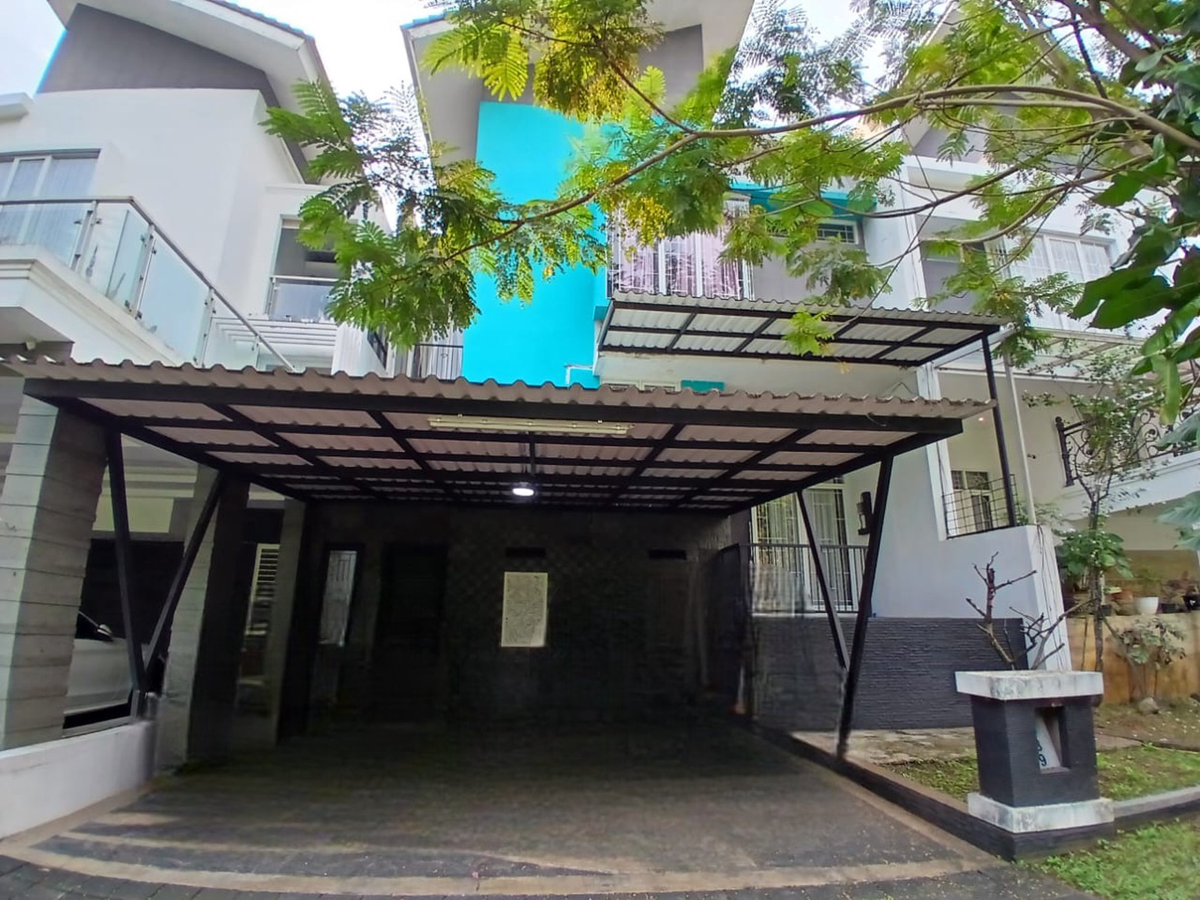 Disewakan rumah 2 tingkat di grand matoa depok 