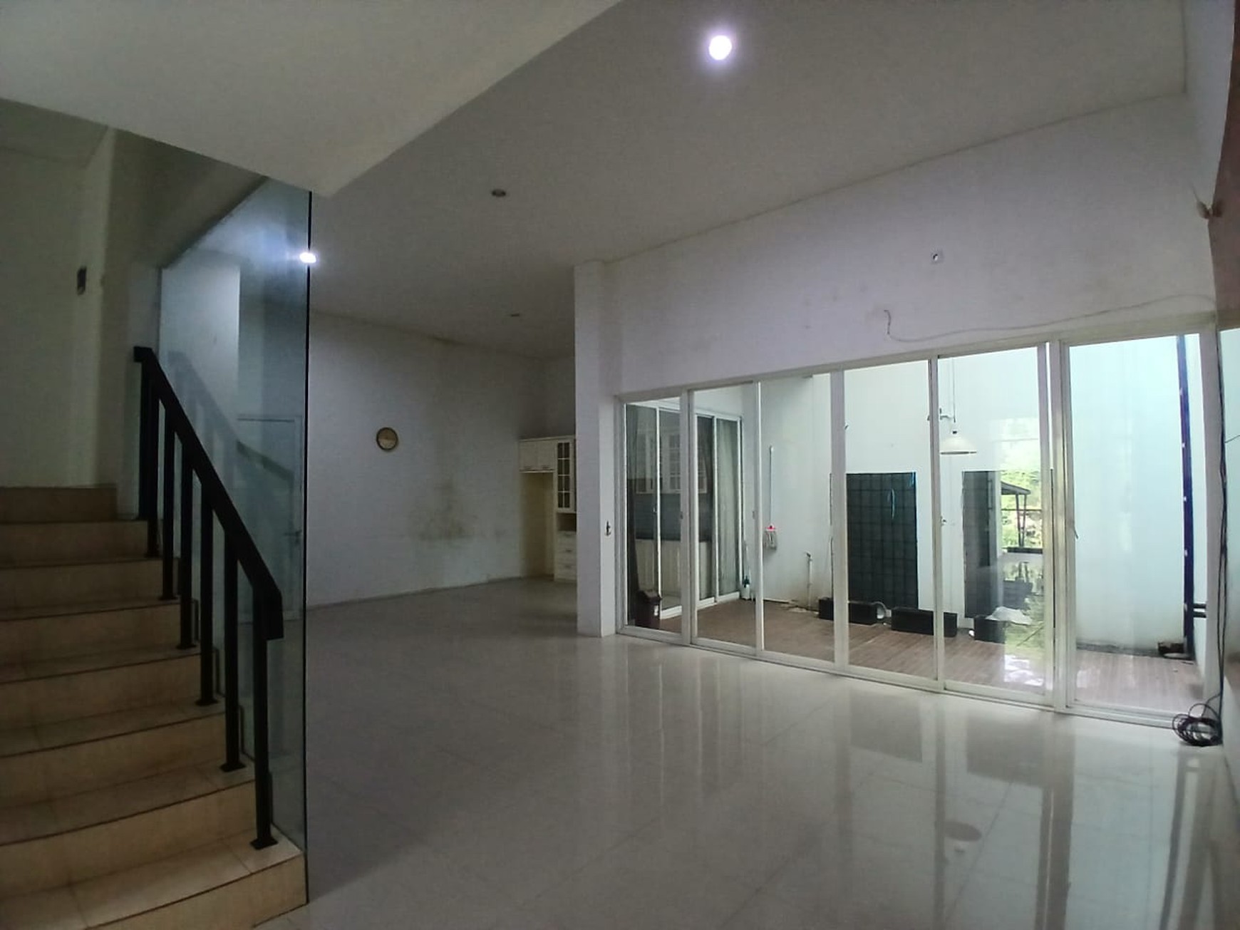 Disewakan rumah 2 tingkat di grand matoa depok 