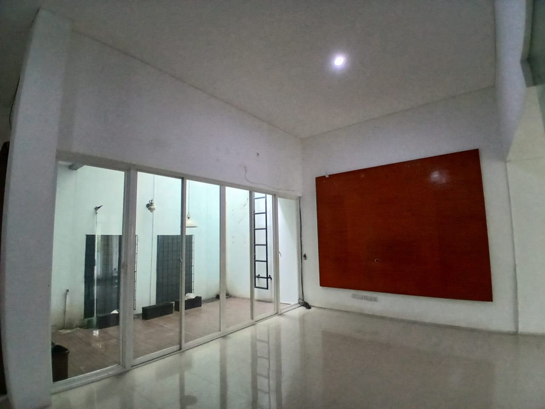 Disewakan rumah 2 tingkat di grand matoa depok 