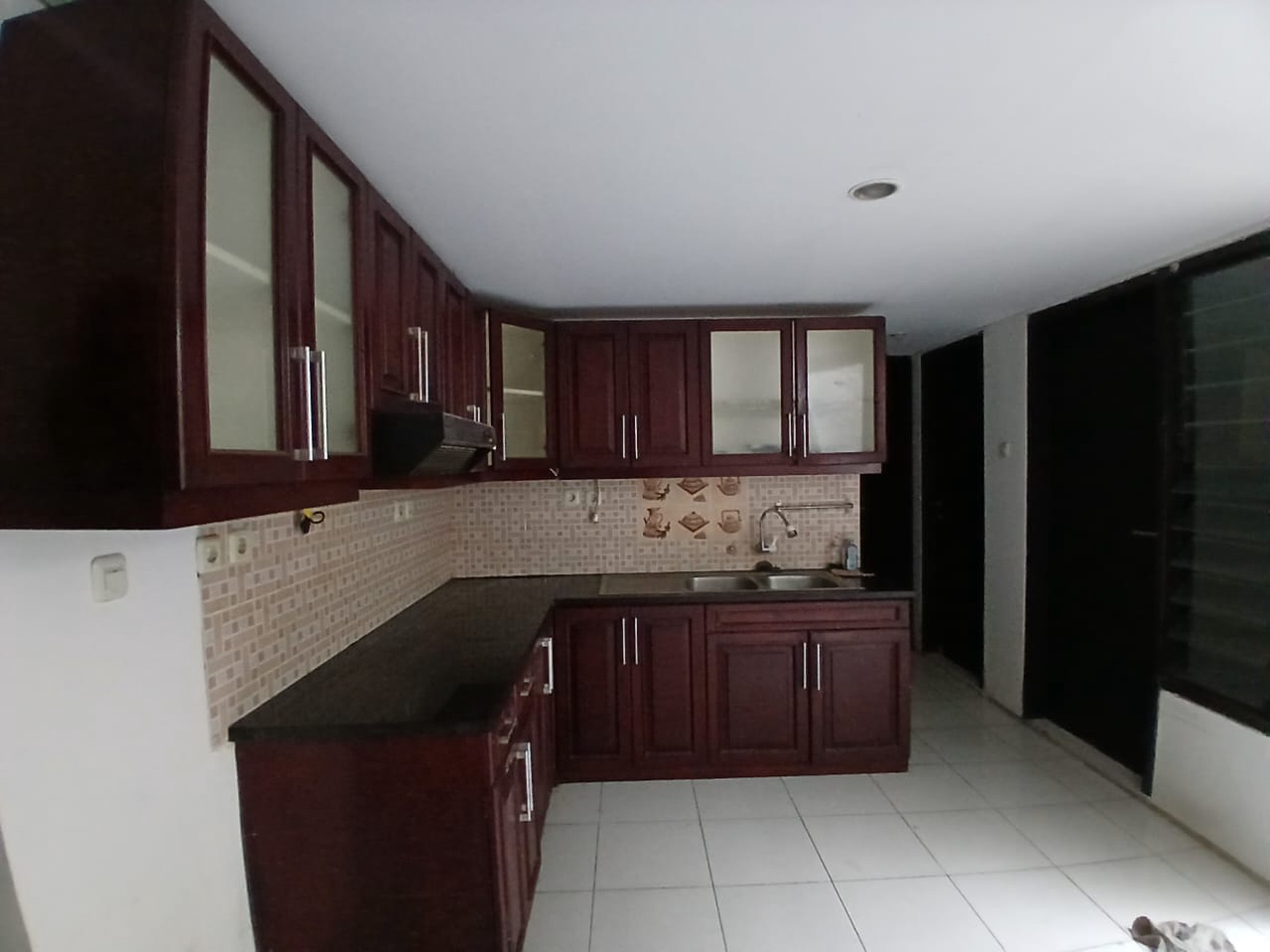 Disewakan rumah 2 tingkat di grand matoa depok 