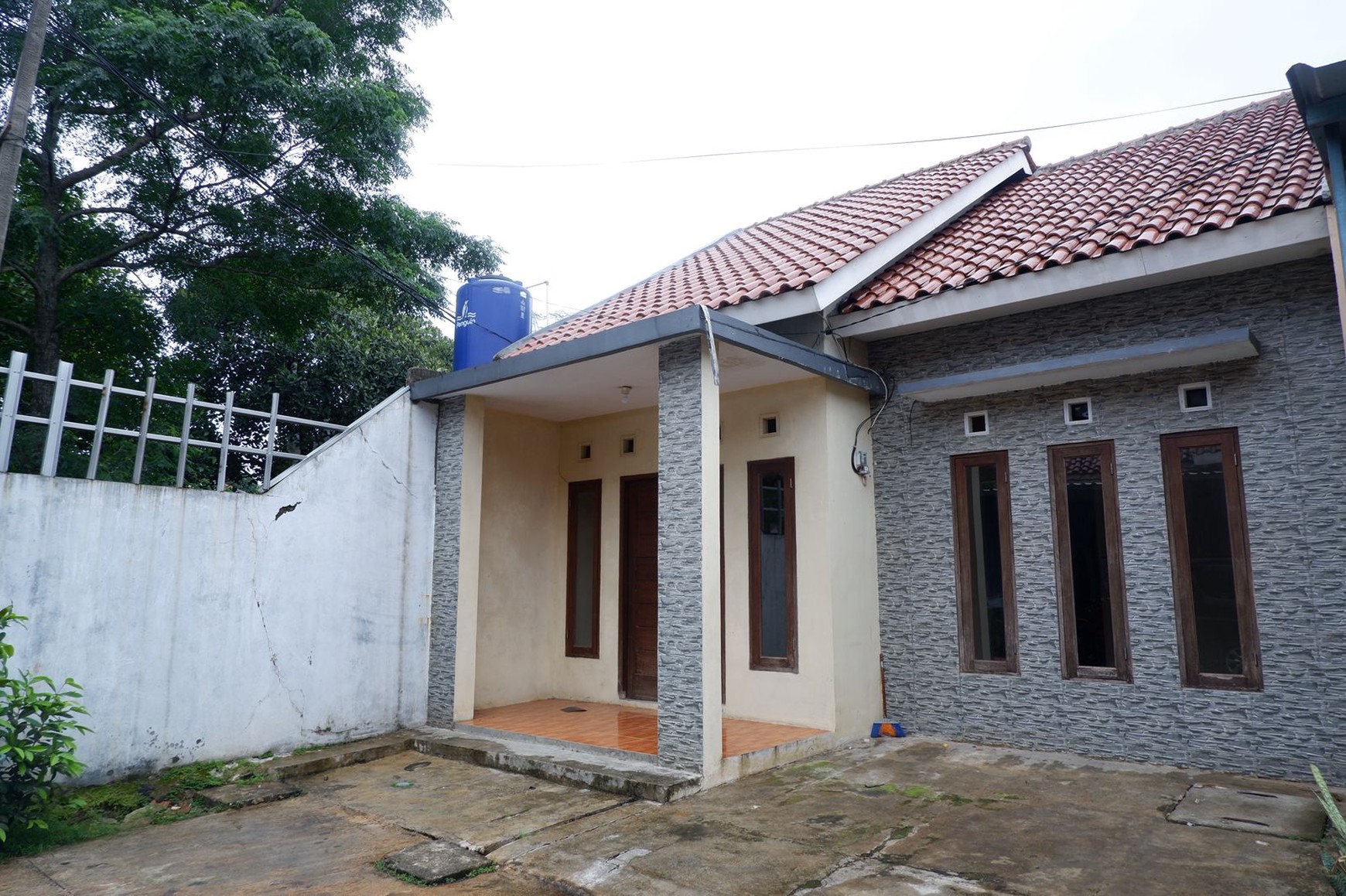 Rumah Baru Murah, Strategis, siap huni di Limo