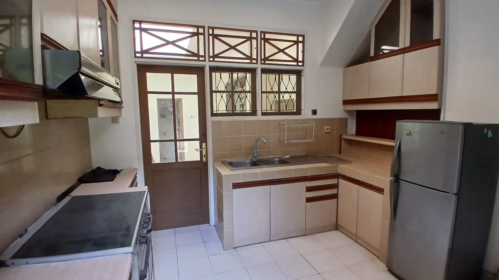 Rumah Strategis diSewakan di lebak bulus