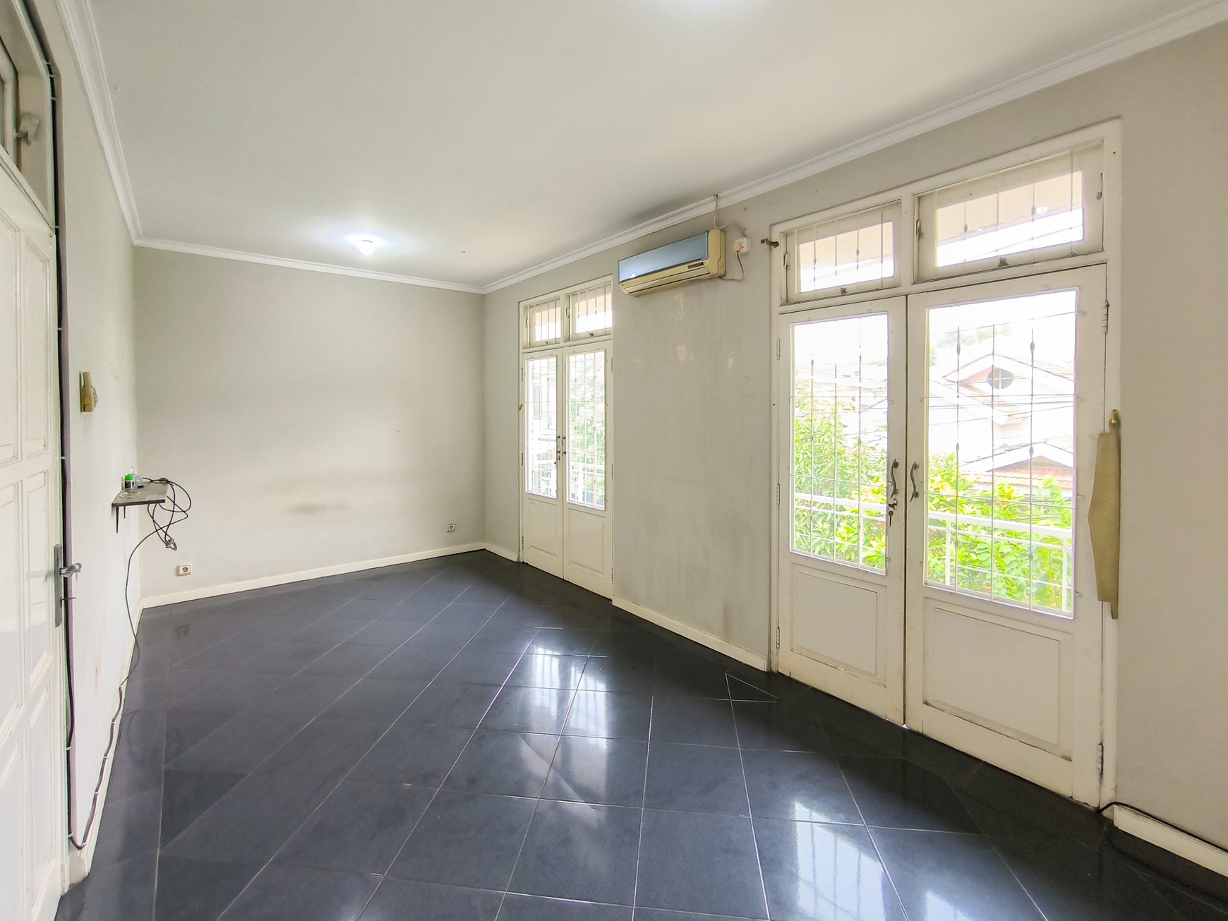 Rumah Siap Huni bangunan rapi di cluster Bintaro Sektor 9