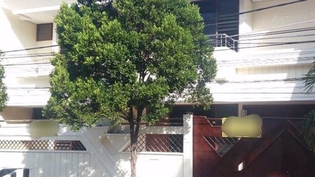 Sewa Rumah Dharmahusada Dekat Galaxy Mall Surabaya