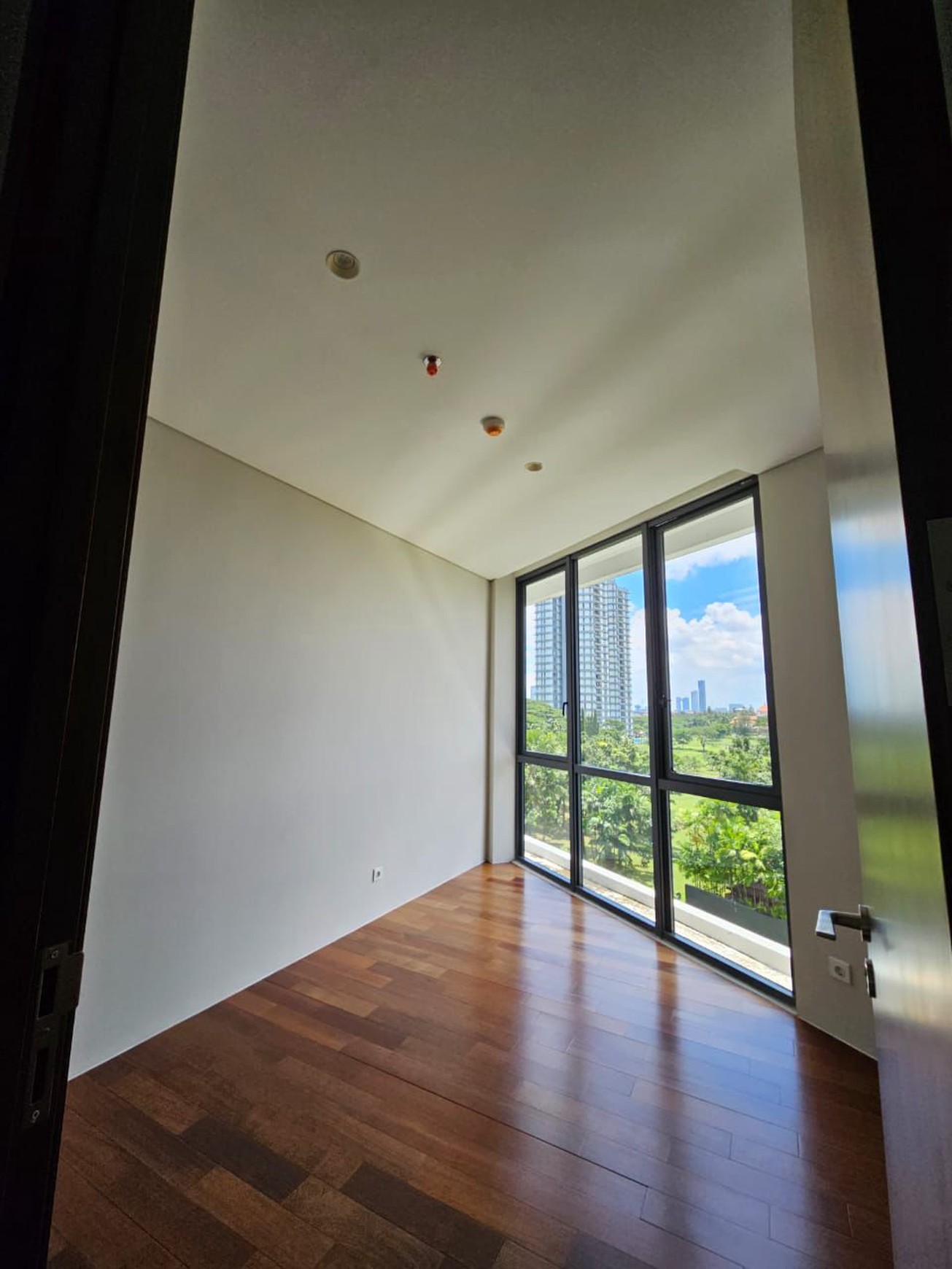 Apartemen The Rosebay 