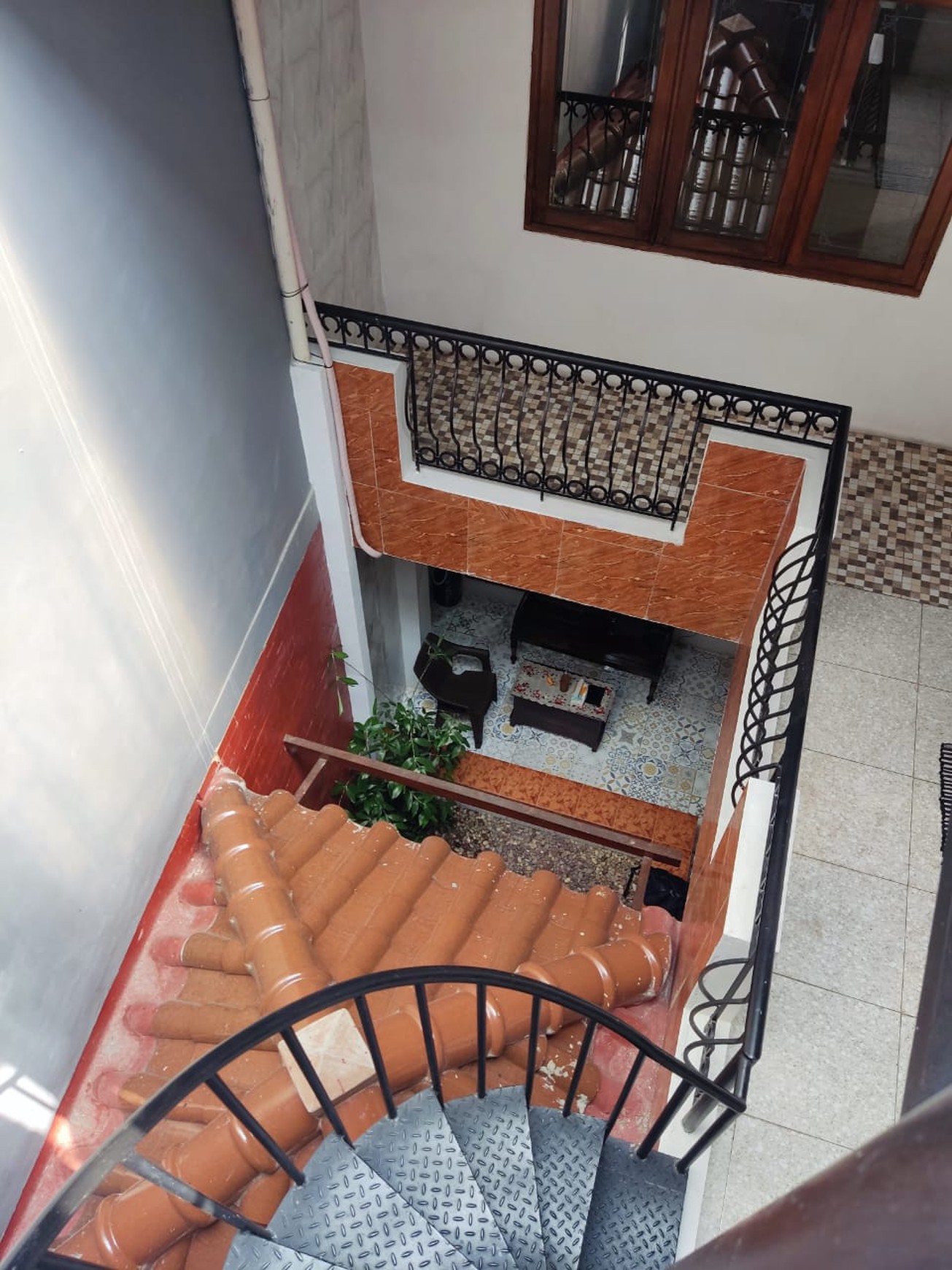 Townhouse Ciracas 5 Kamar Tidur