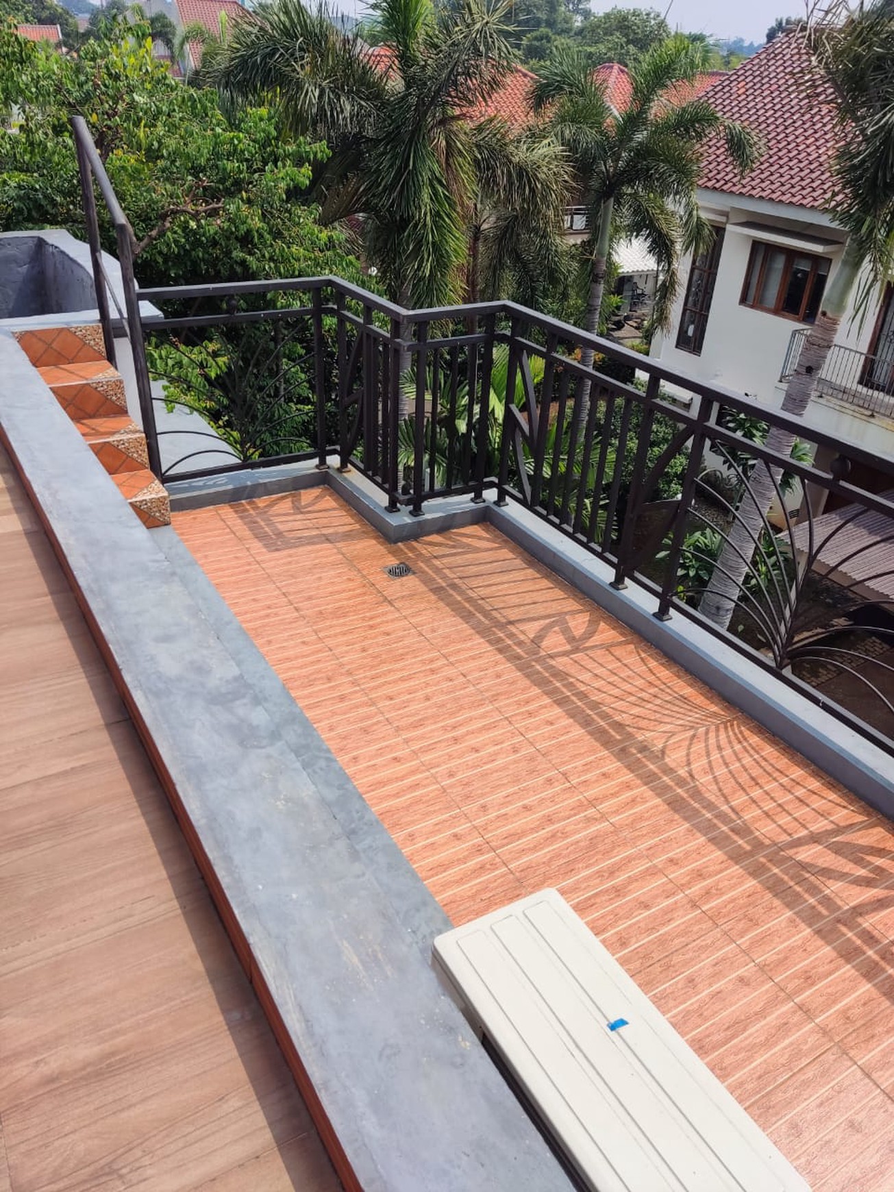 Townhouse Ciracas 5 Kamar Tidur