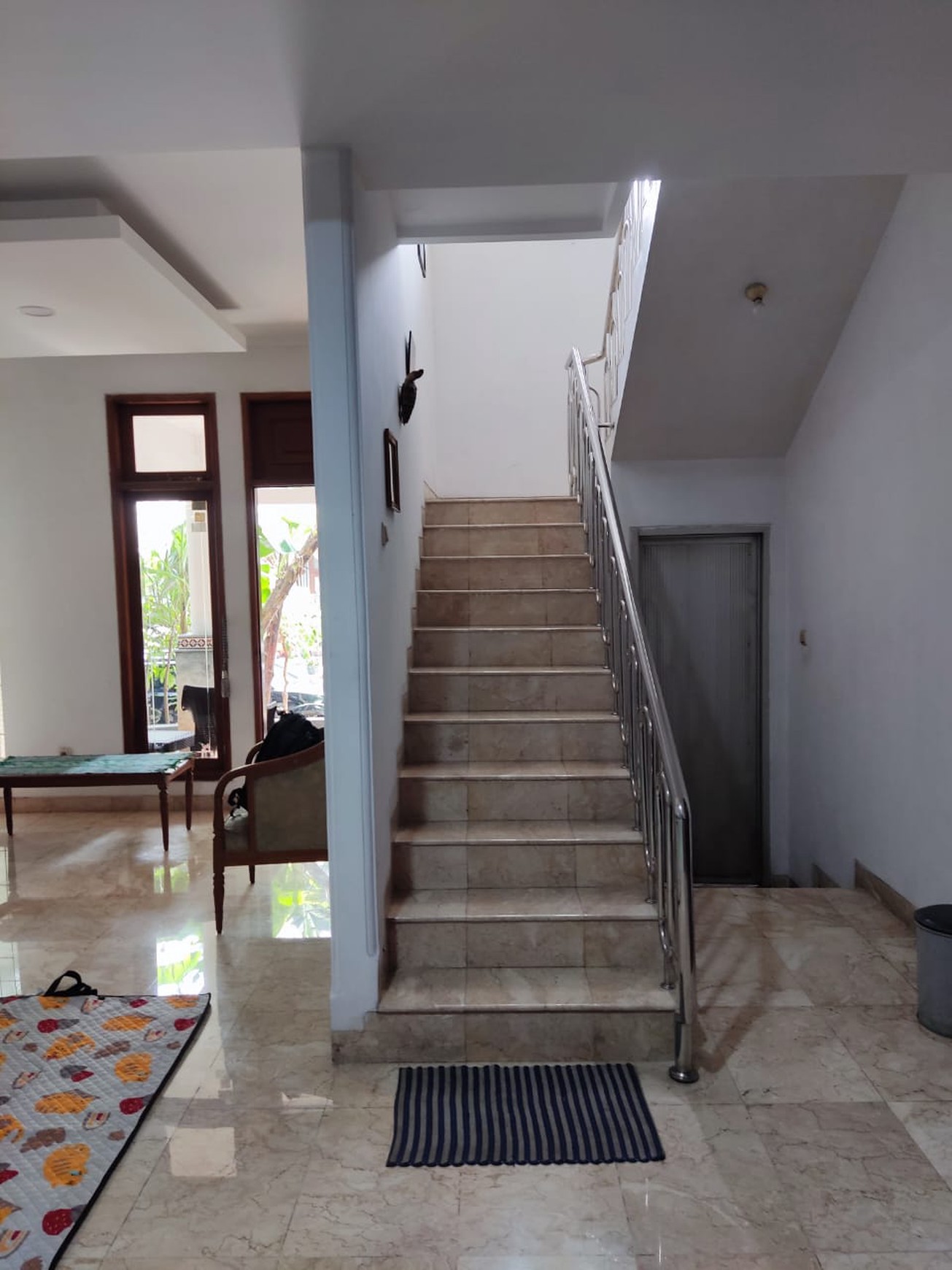 Townhouse Ciracas 5 Kamar Tidur