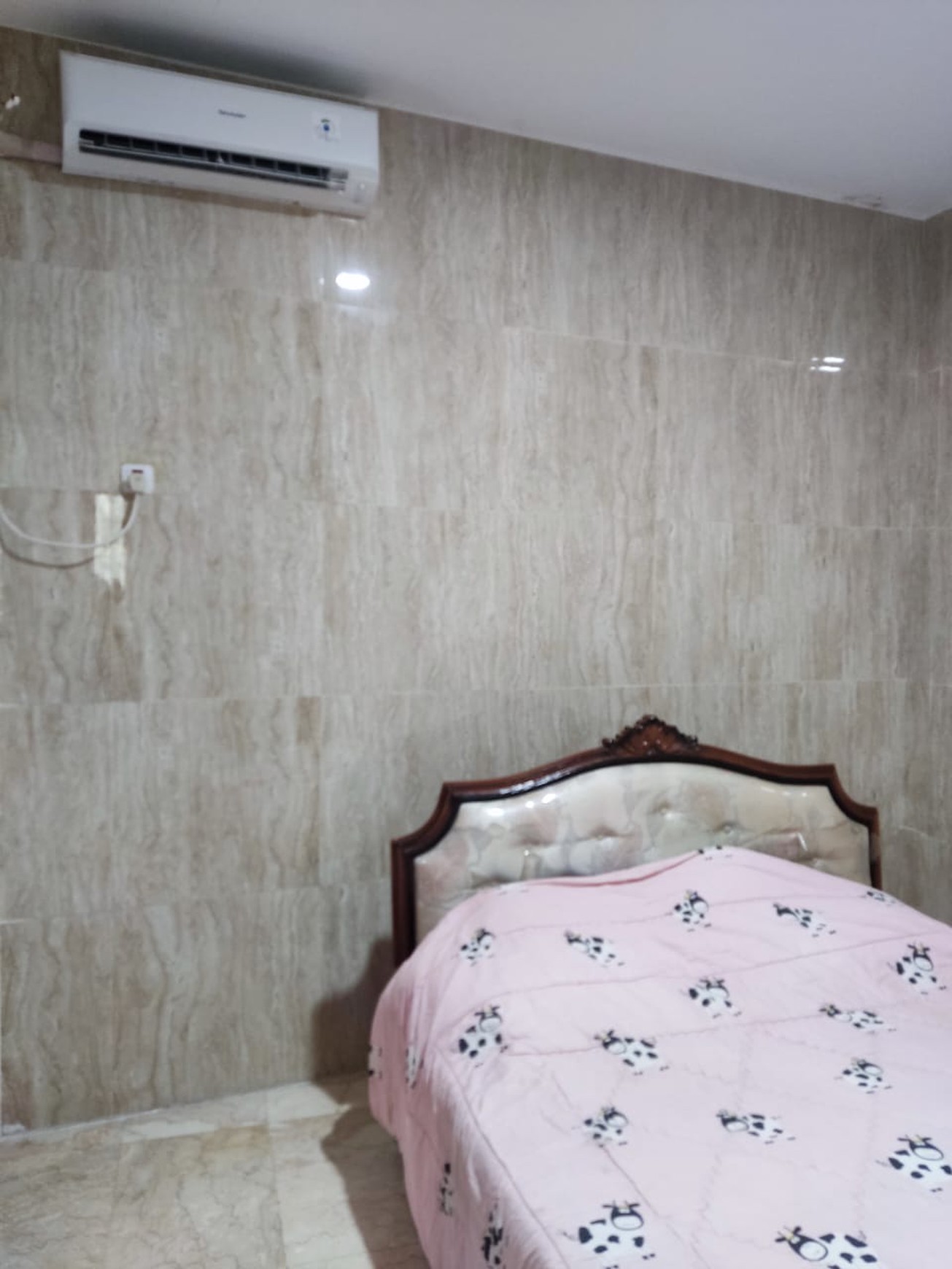 Townhouse Ciracas 5 Kamar Tidur