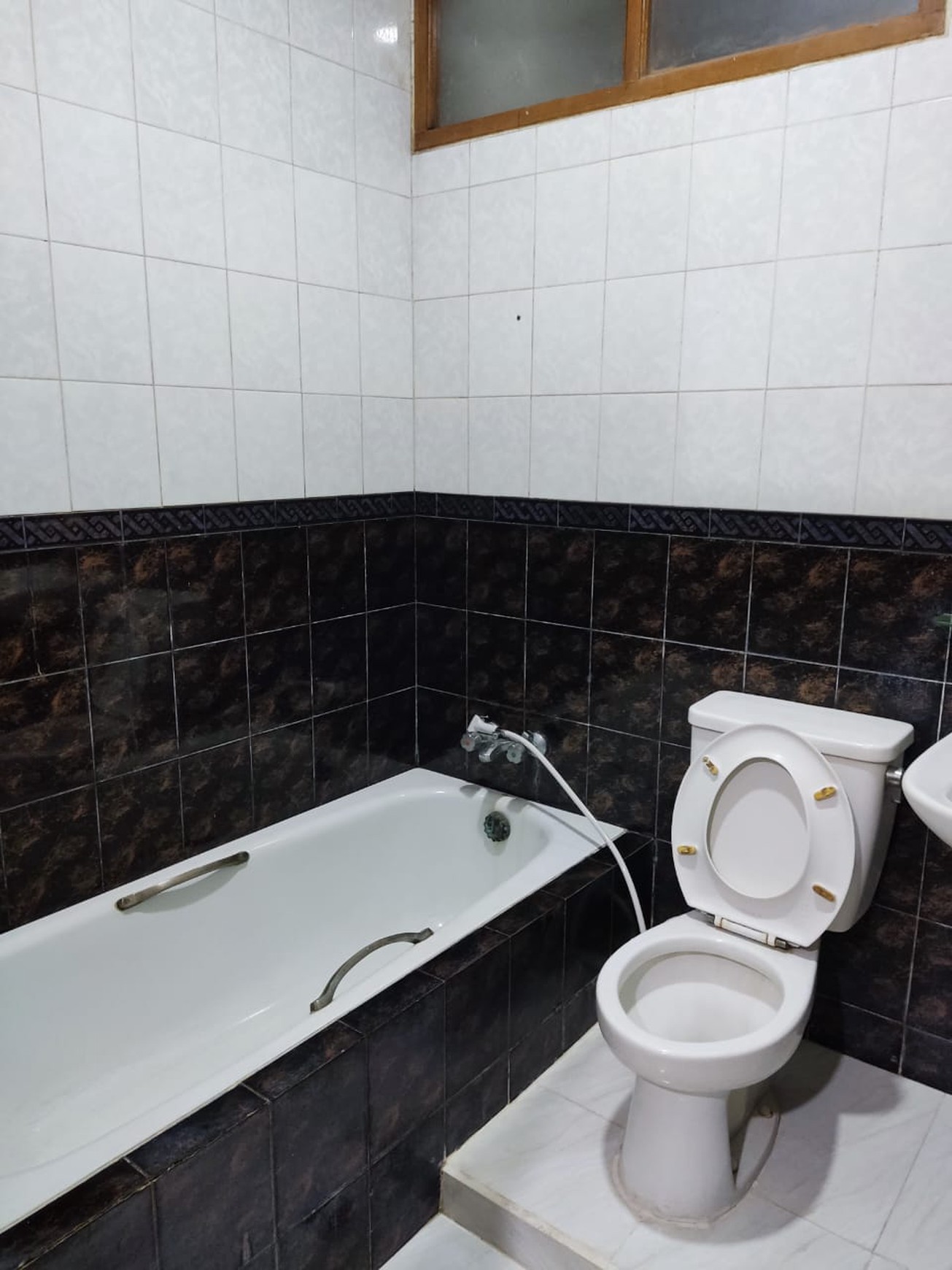 Townhouse Ciracas 5 Kamar Tidur