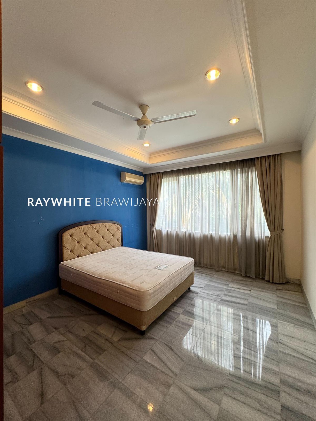 Rumah Mewah Executive Paradise di Antasari Lingkungan Tenang