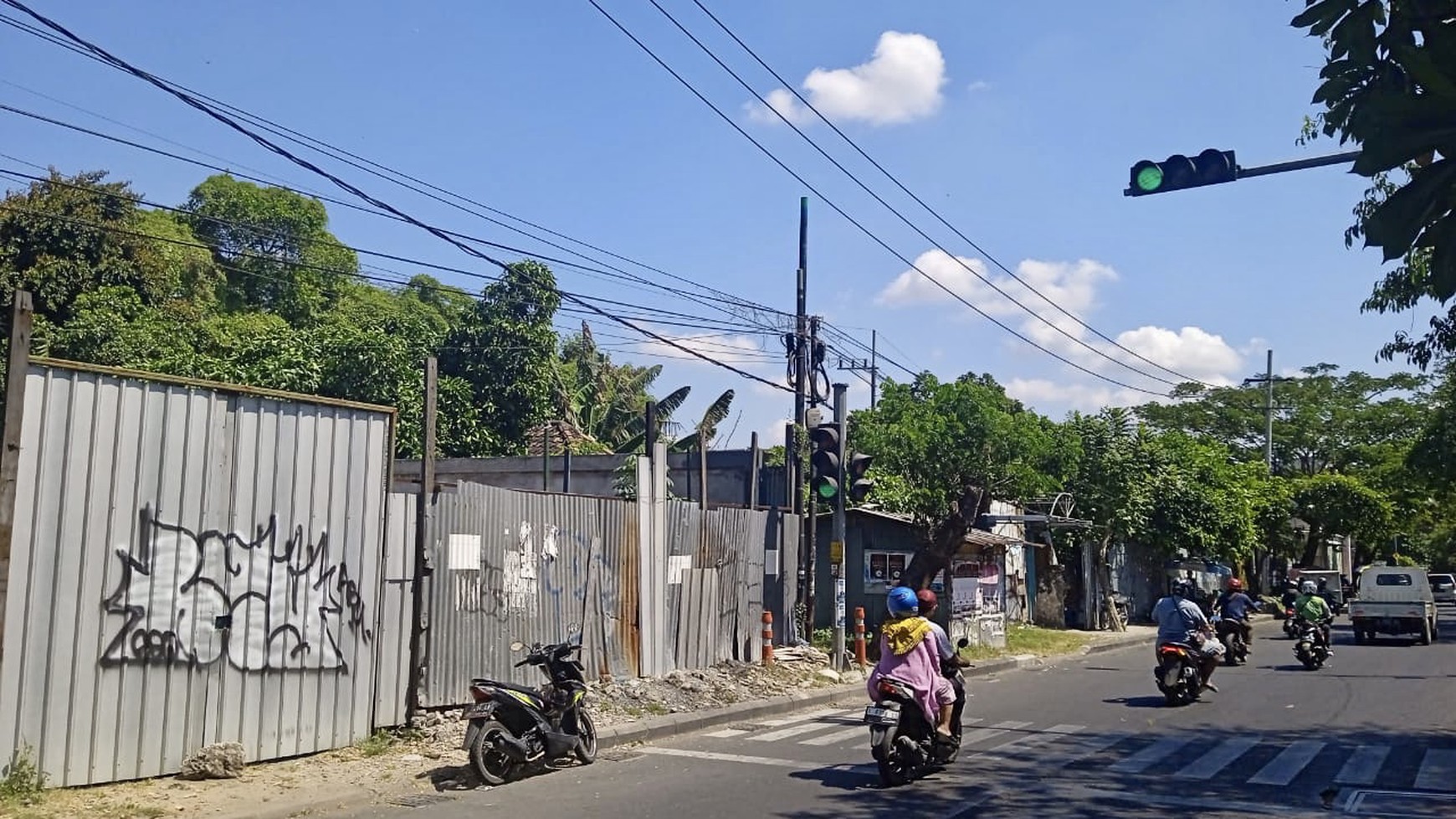 Tanah cocok untuk Ruko dijual di Raya Banyu Urip Surabaya, Sisi Atas