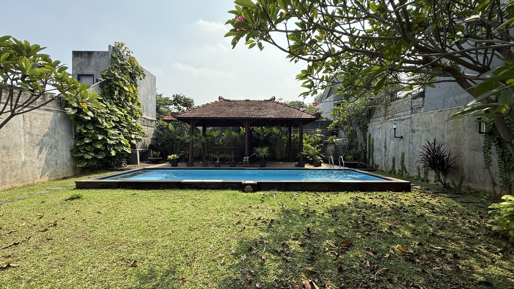 BEAUTIFUL HOUSE AT CIPETE AREA, NEAR FRANCE SCHOOL