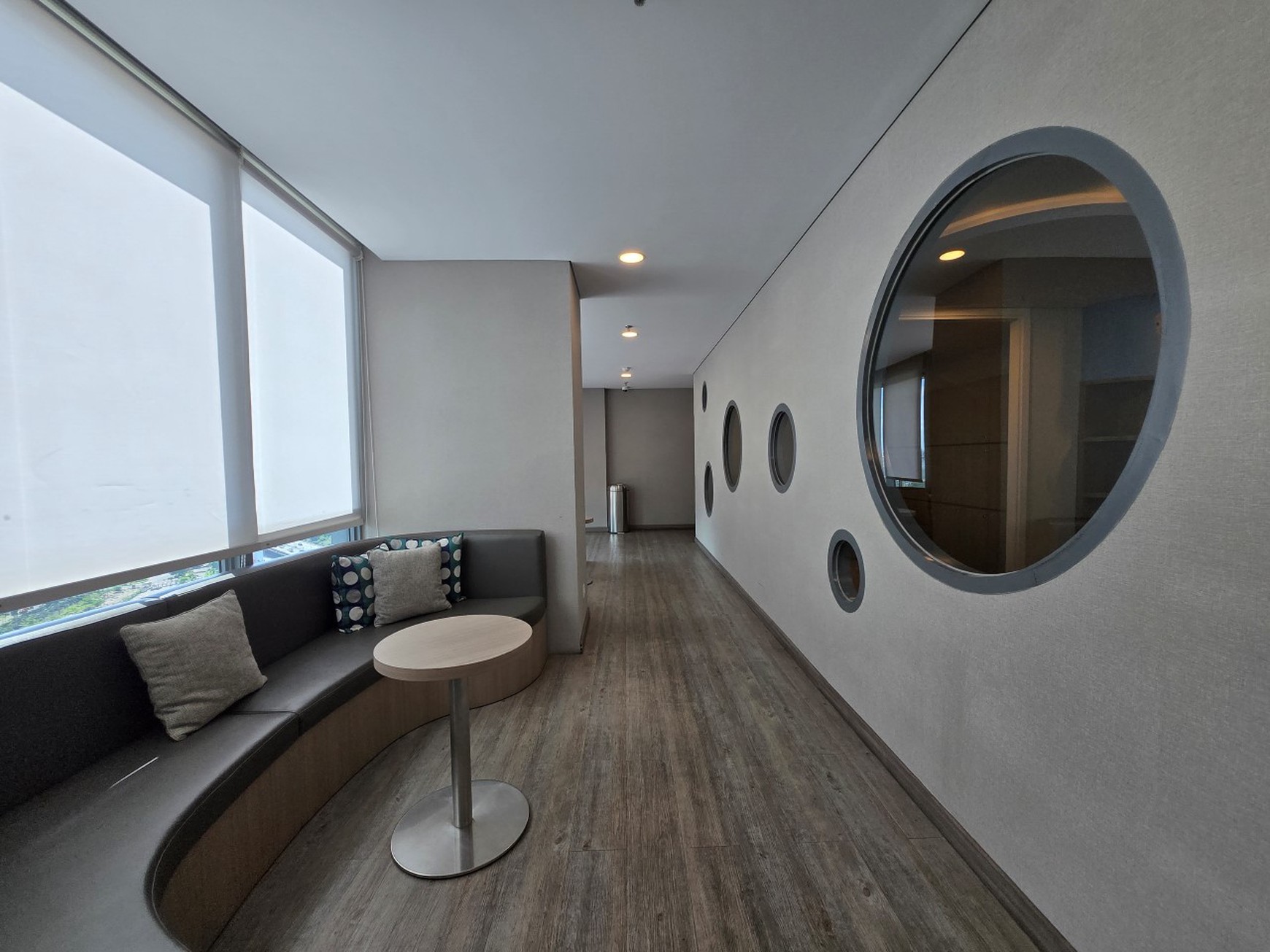 Apartemen Holland Village, private lift, baru, Jakarta Pusat