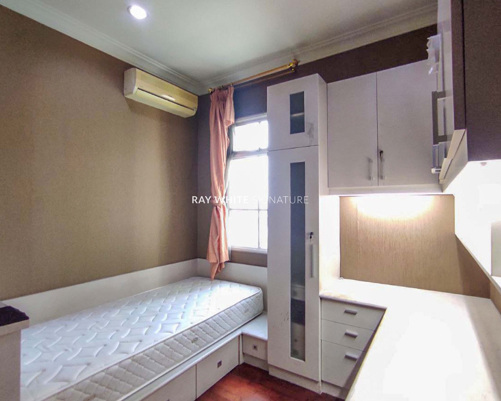 Dijual Apartemen Bellezza Tower Louvre Permata Hijau
