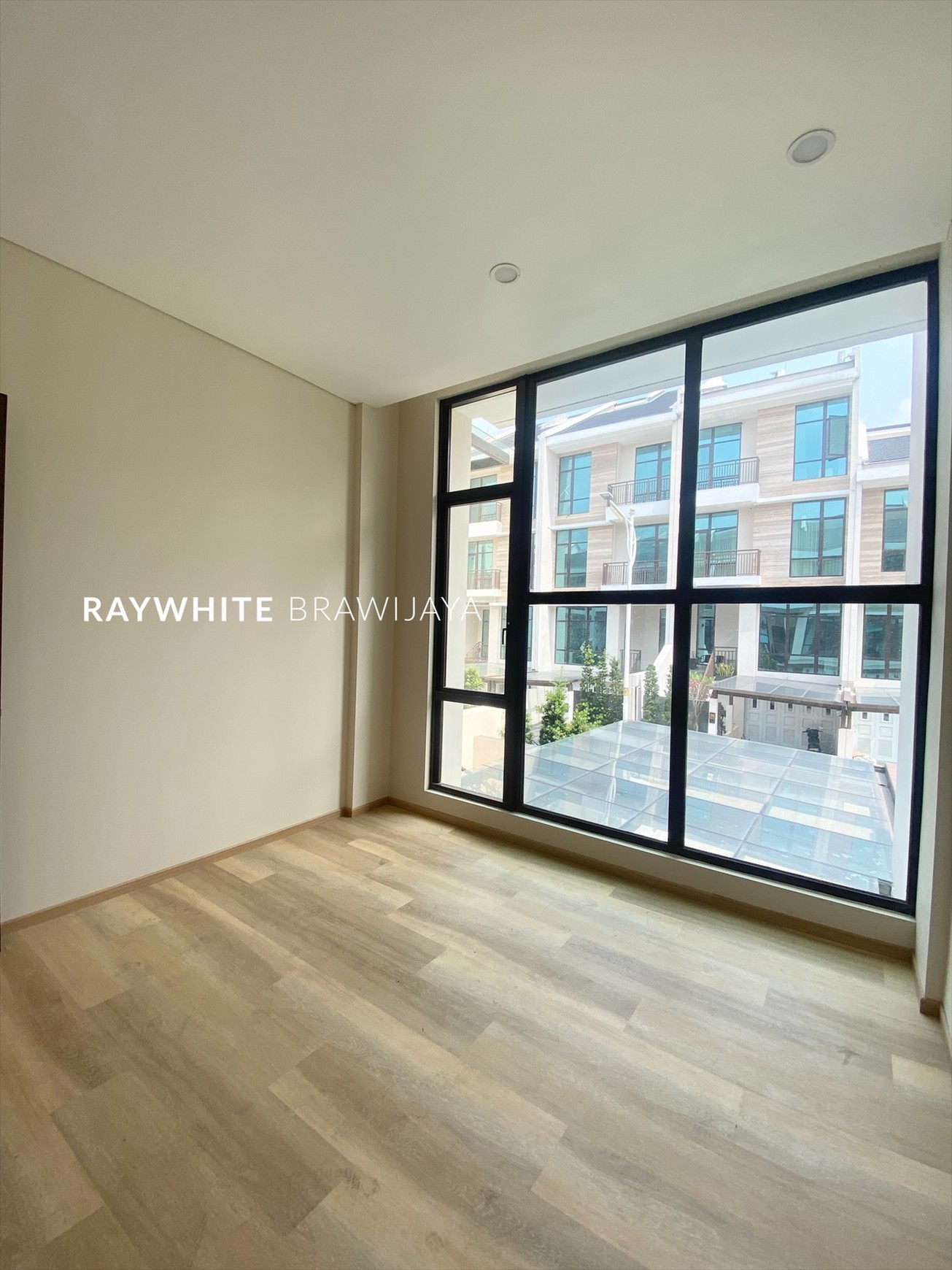 Brand New Townhouse dalam kompleks Elit Area Pondok Indah