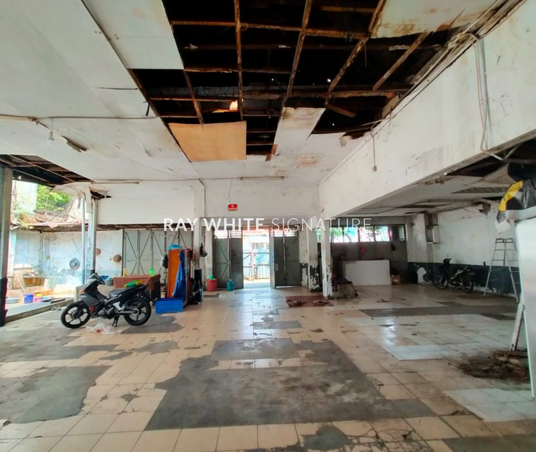 Rumah Tua Untuk Usaha di Jl Batu Ceper