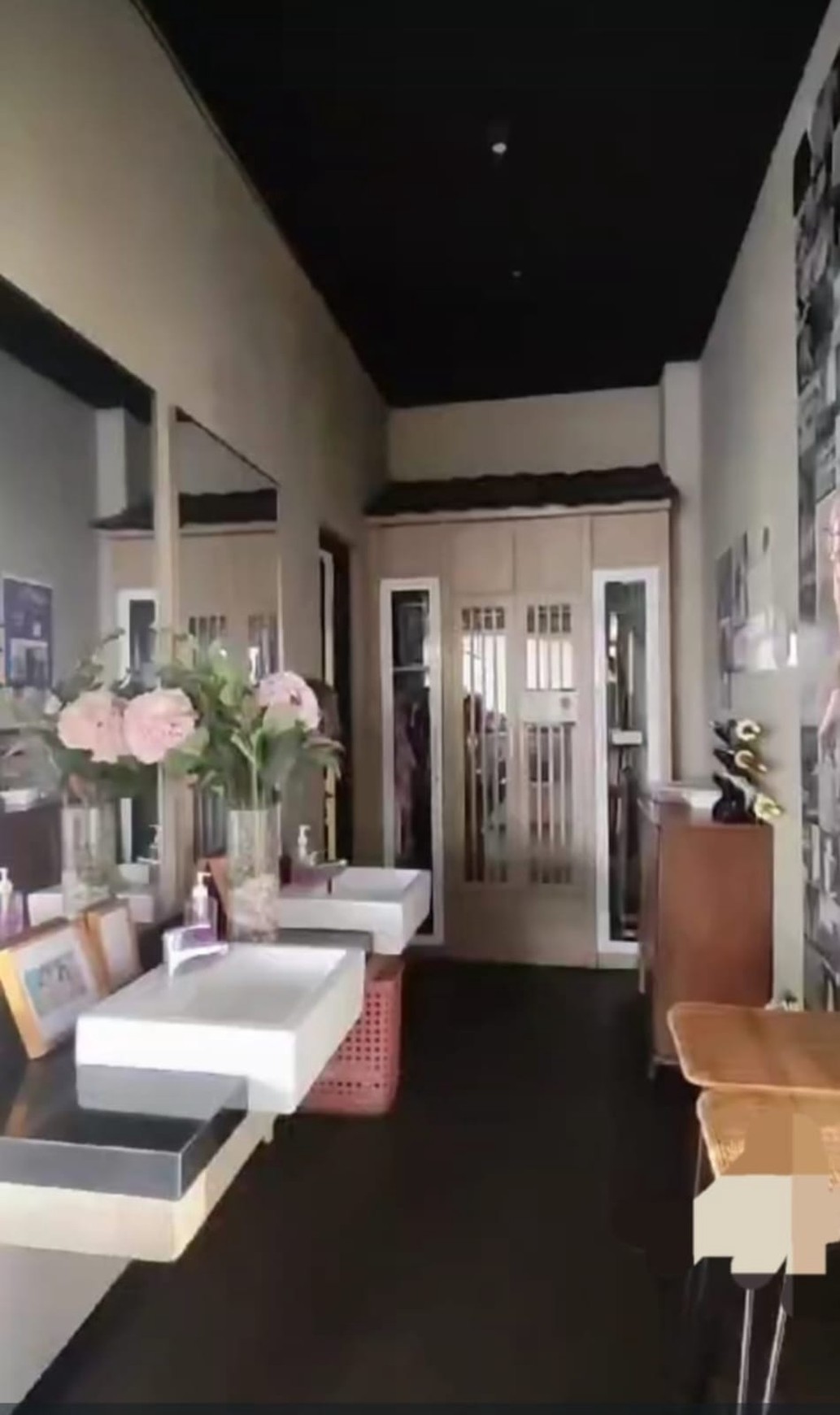 Gedung 4 lantai lokasi strategis