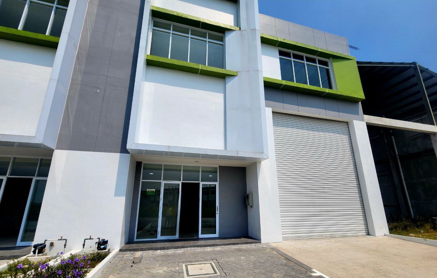 Gudang 2 Lantai di AKR GEM City ELP JIIPE Manyar, Gresik