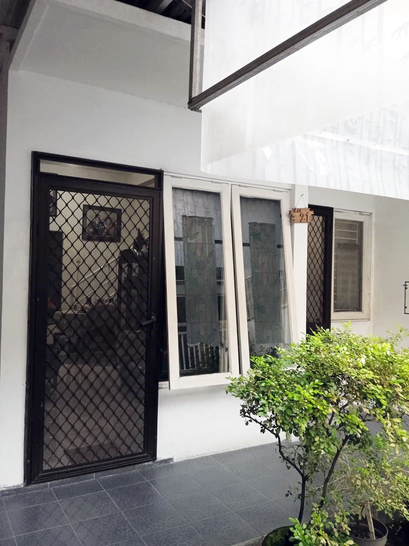 Rumah di Menanggal Regency Surabaya Selatan, Minimalis, 2 Lantai, One Gate System, Siap Huni !!! - WNA -