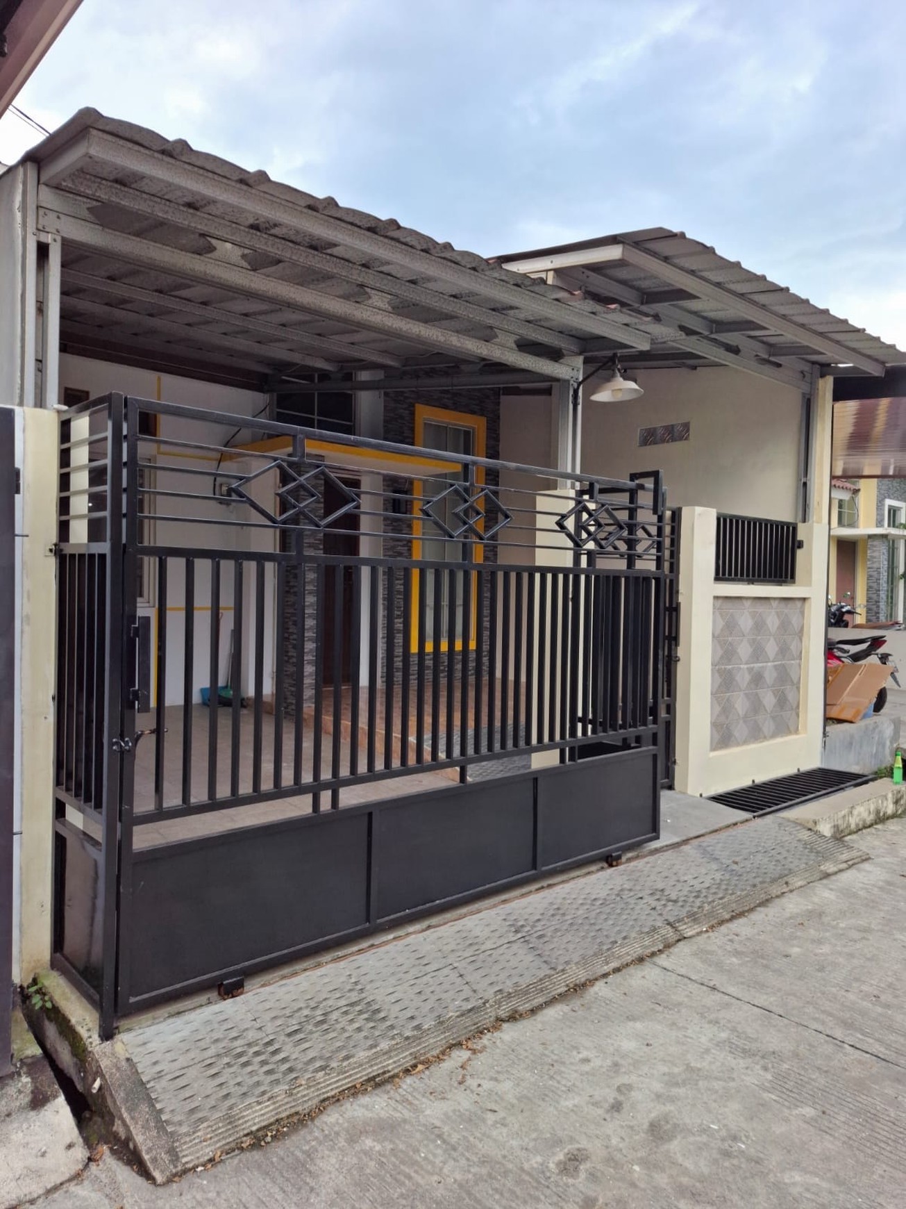 Rumah Siap Huni Permata Legenda 3 Padurenan Mustika Jaya Bekasi