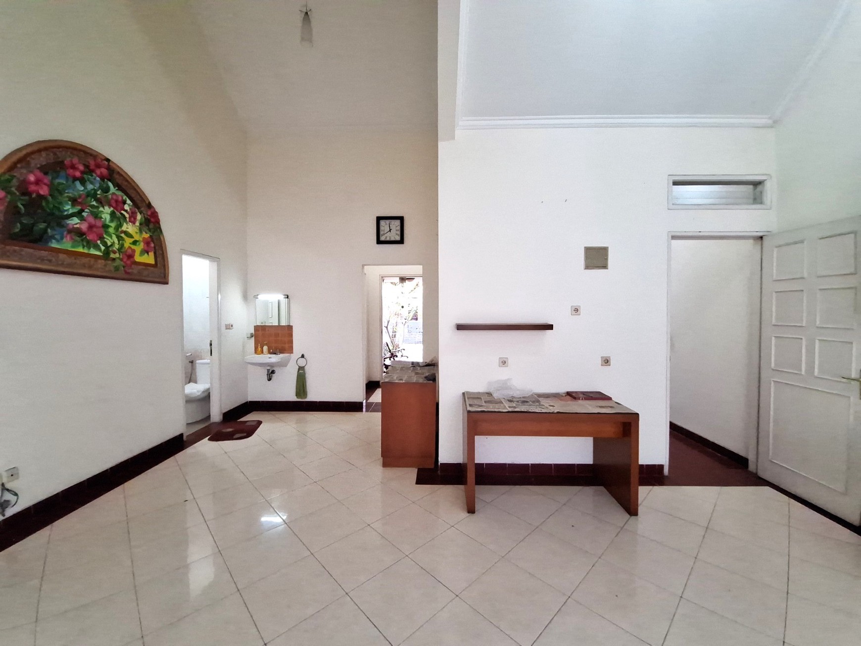 Rumah Minimalis di Bekasi Taman Depan & Belakang Siap Huni