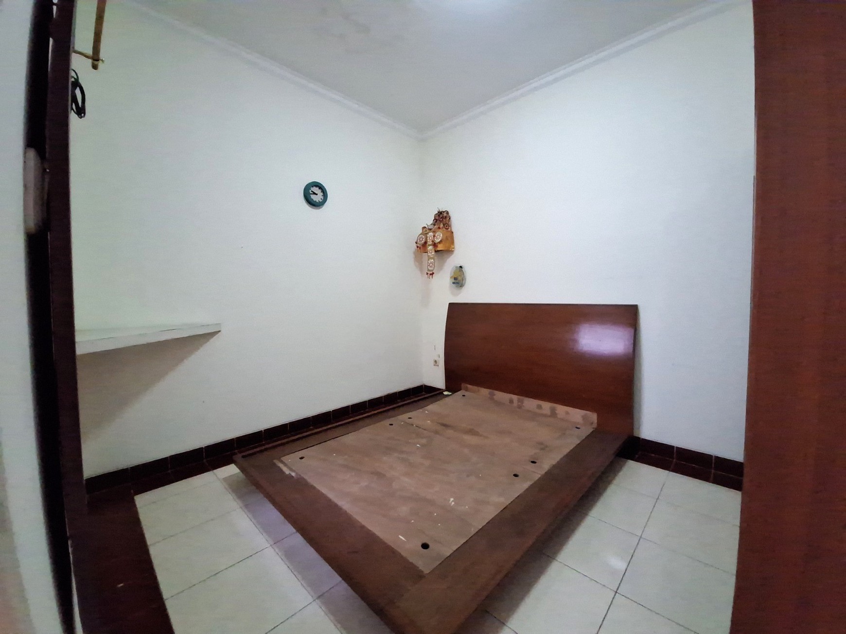 Rumah Minimalis di Bekasi Taman Depan & Belakang Siap Huni